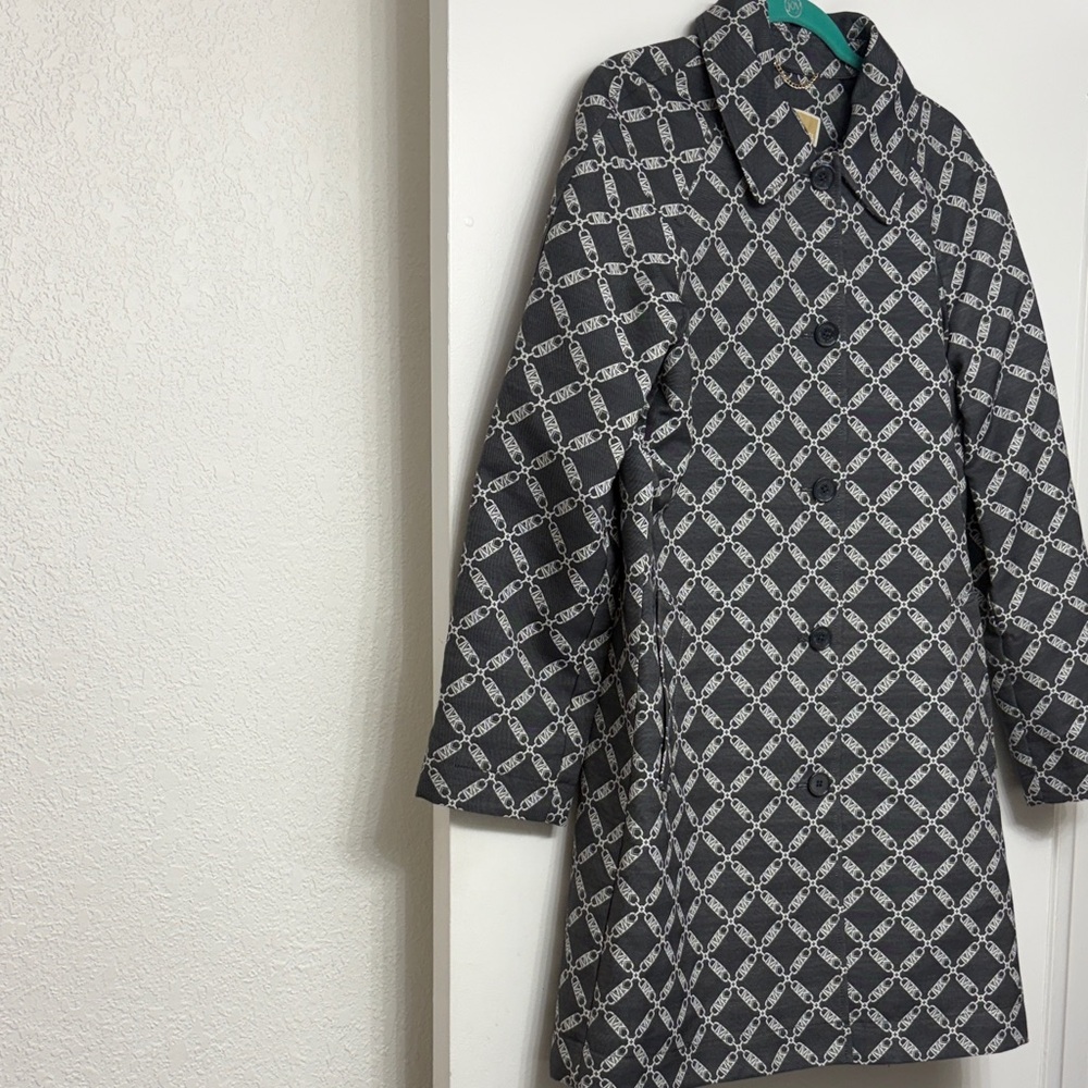 Michael Kors Gray and White Geometric light Trench Coat